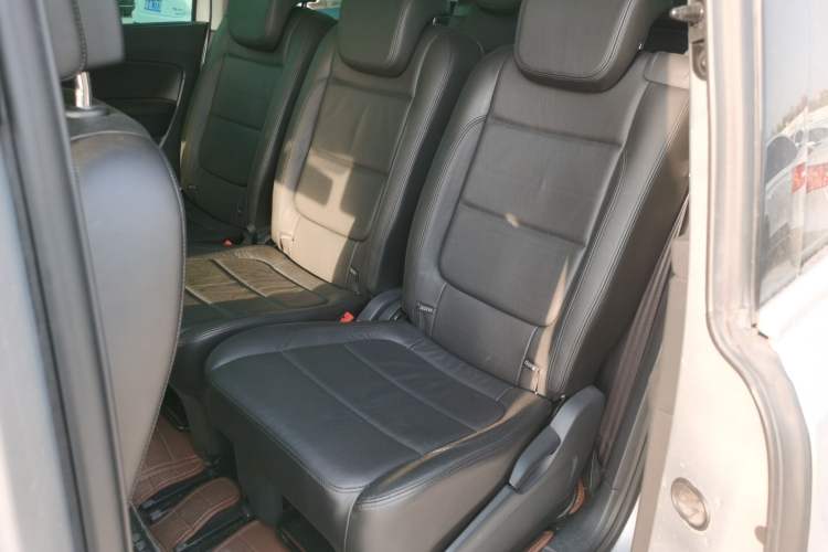 Used Volkswagen Sharan 2013 1.8TSI Comfort Model
