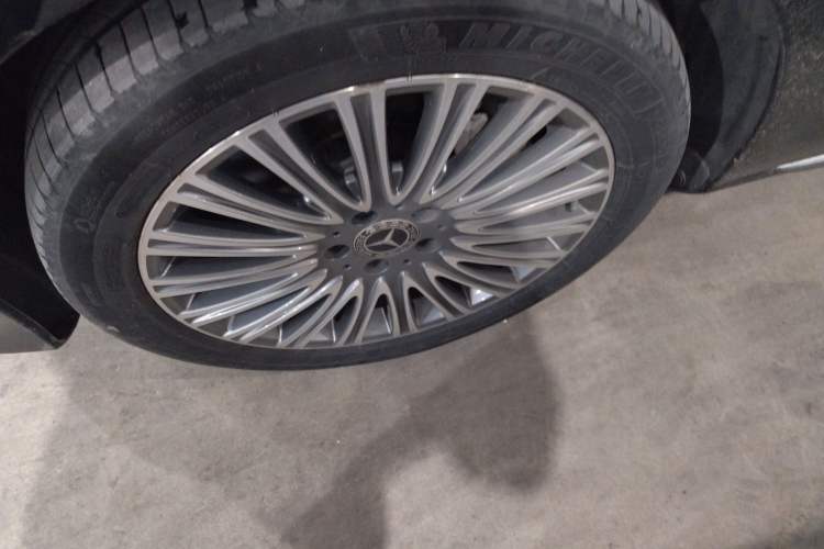 Used Mercedes-Benz E-Class 2019 Facelifted E 300 L Stylish Version Left Front Wheel Hub