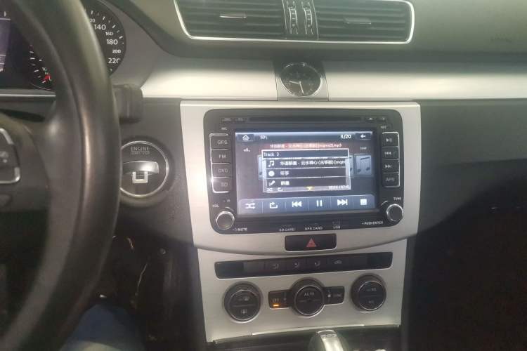 Used Volkswagen Magotan 2015 1.8TSI Advanced Model Audio And AC Panel