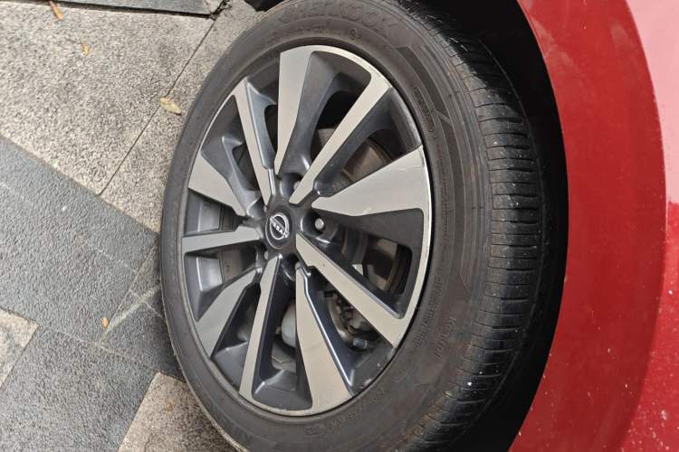 Used Nissan Sylphy 2022 Electric-Drive e-POWER Ultra-Luxury Version Right Front Wheel Hub