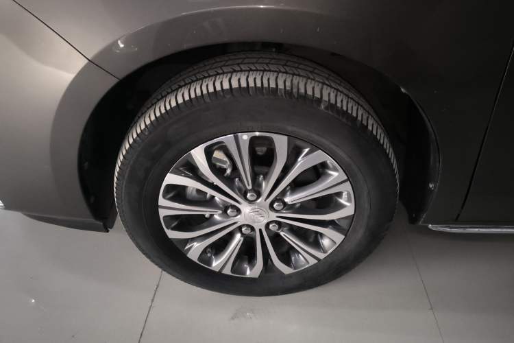 Used Buick GL8 2023 Land Executive Class Comfort Model