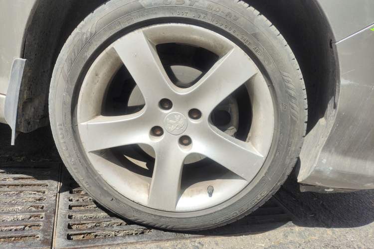 Used Peugeot 408 2013 2.0L Automatic Comfort Edition Right Front Wheel Hub