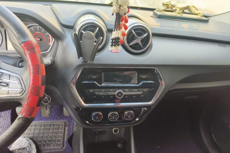 Used Soueast DX3 2016 1.5L Manual Luxury Model
