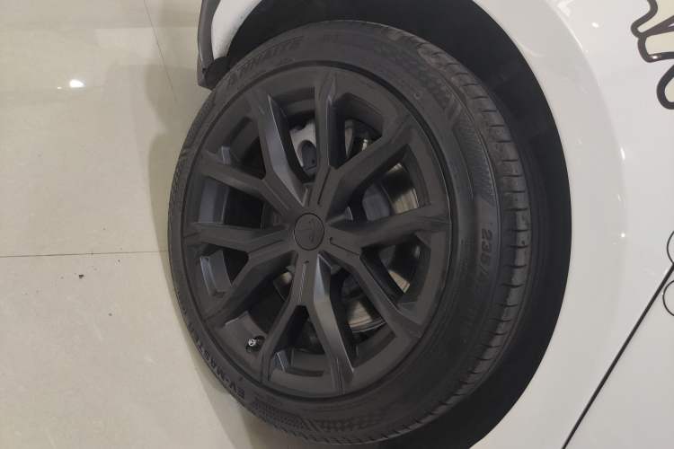 Used Tesla Model 3 2022 Rear-Wheel-Drive Version Right Rear Wheel Hub