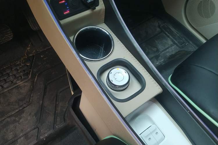 Used Wuling Hongguang MINIEV 2024 3rd Generation 215km Youth Edition Gear Lever