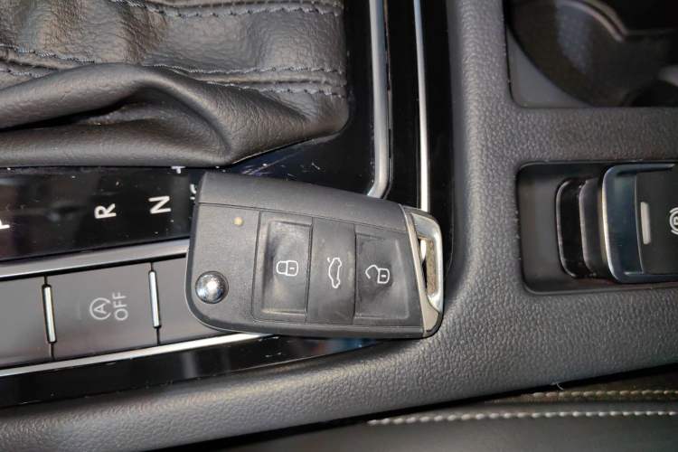 Used Volkswagen Magotan 2025 Zhongxiang Version 280TSI DSG Comfort Edition