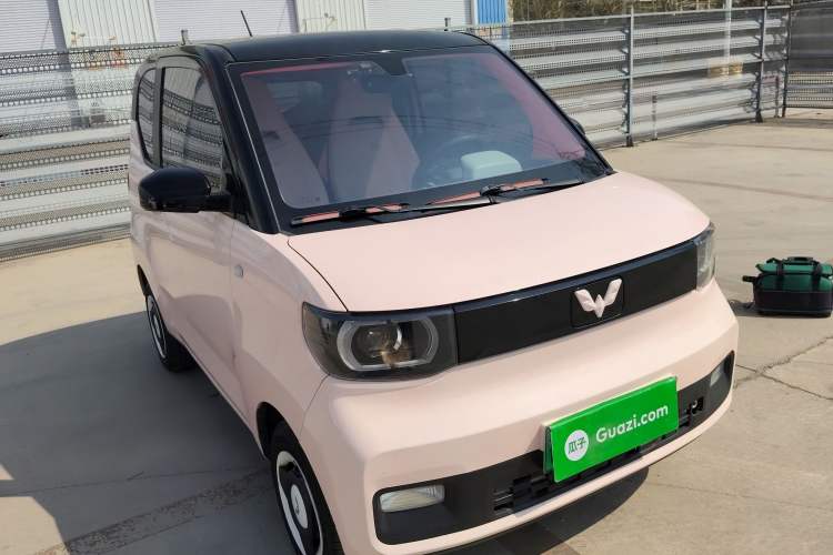 Used Wuling Hongguang MINIEV 2021 Macaron Fashion Model Lithium Iron Phosphate Front Right 45 Deg