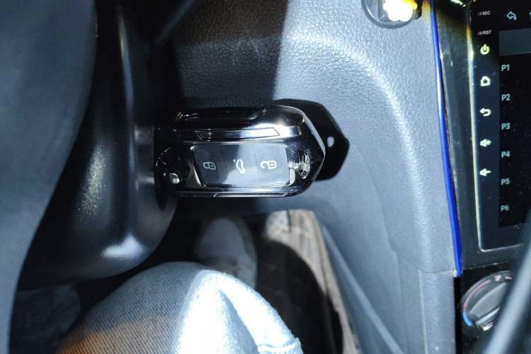 Used Volkswagen Bora 2014 1.6L Manual Comfort Model Vehicle Key