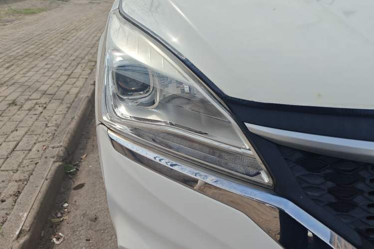 Used HYOSOW H3 2015 1.5L manual luxury version