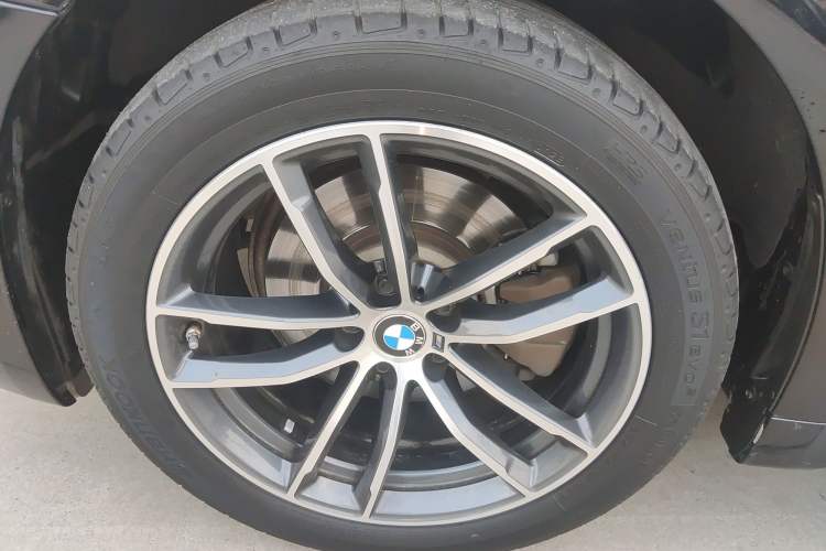 Used BMW 5 Series 2022 Second Facelift 525Li M Sport Package Exterior 4