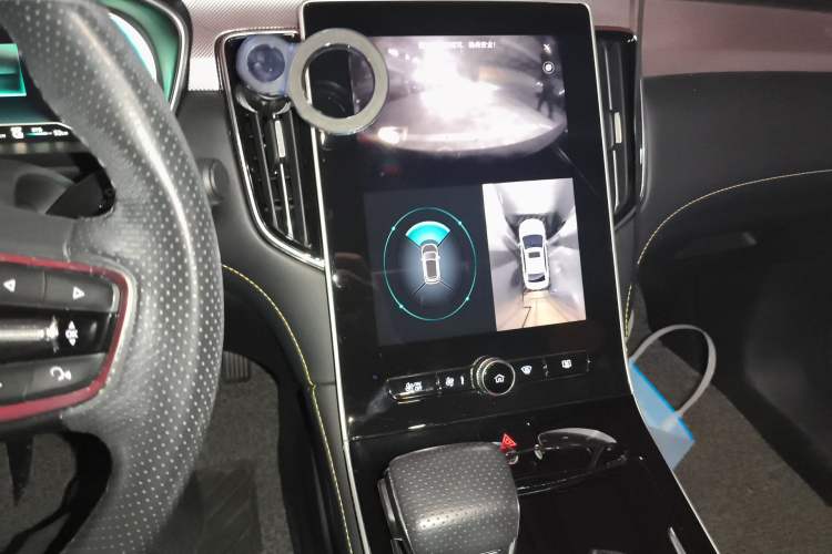 Used Roewe i6 MAX New Energy 2020 1.5T PHEV Cool & Stylish Skyroof Edition Audio And AC Panel