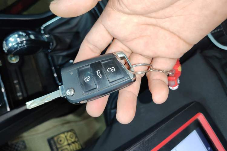 Used Volkswagen Touran 2021 Touran L 280TSI DSG Comfort Edition 7 Seats Vehicle Key