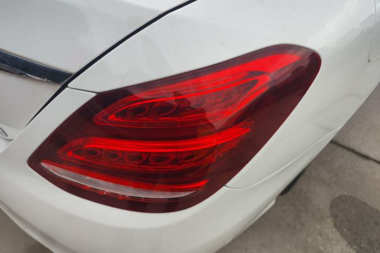 Used Mercedes-Benz C-Class 2015 Revised C 200 L Sport Edition Right Rear Taillight