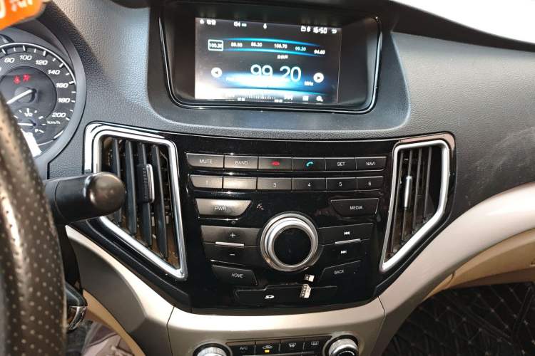 Used Great Wall C30 2016 1.5L Manual Luxury Model Audio And AC Panel