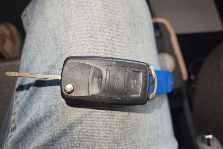 Used Chery QQ Ice Cream 2022 120km Conical Shape Lithium Iron Phosphate Vehicle Key