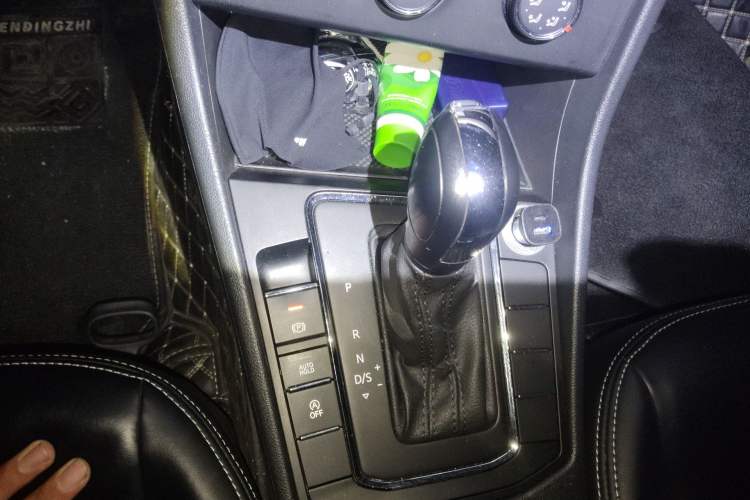 Used Volkswagen Bora  Gear Lever