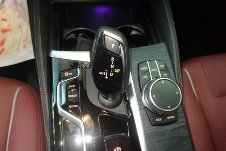 Used BMW 5 Series 2023 530Li Leading Model M Sport Package Gear Lever