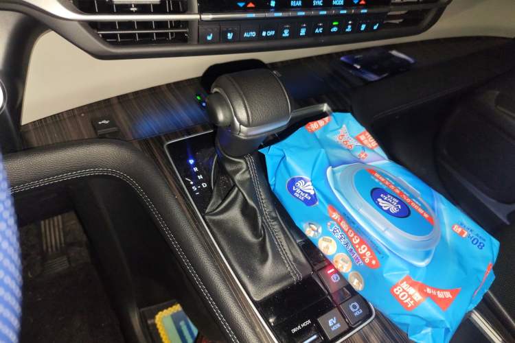 Used Toyota Granvia 2022 2.5L Hybrid Flagship Edition Gear Lever