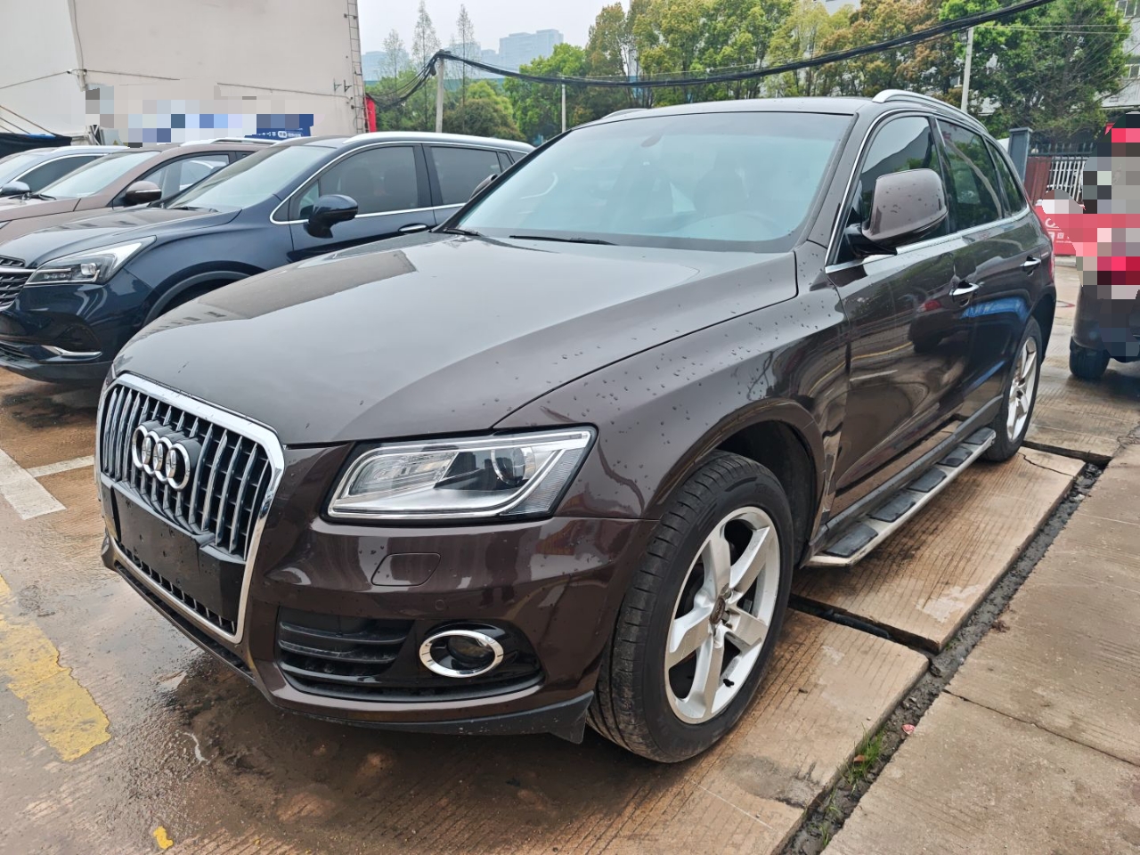 Под передней частью автомобиля