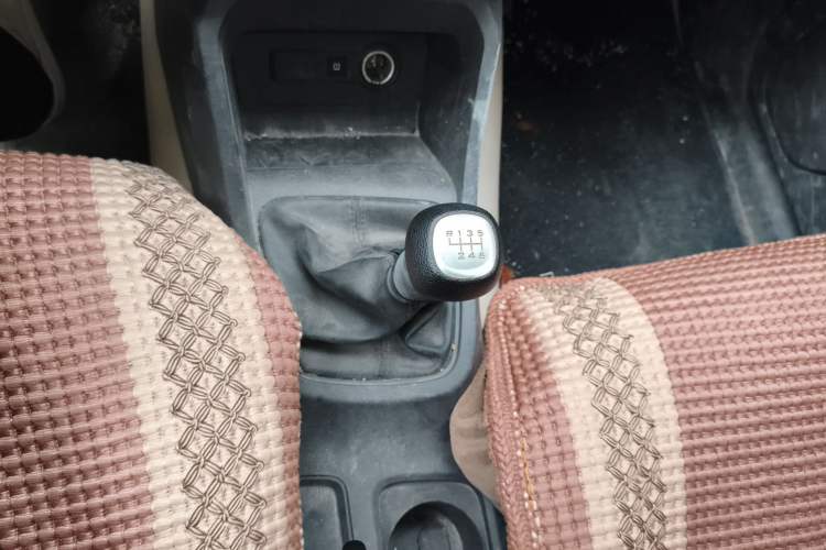 Used Wuling Hongguang 2021 1.5L S Standard Version LAR Gear Lever