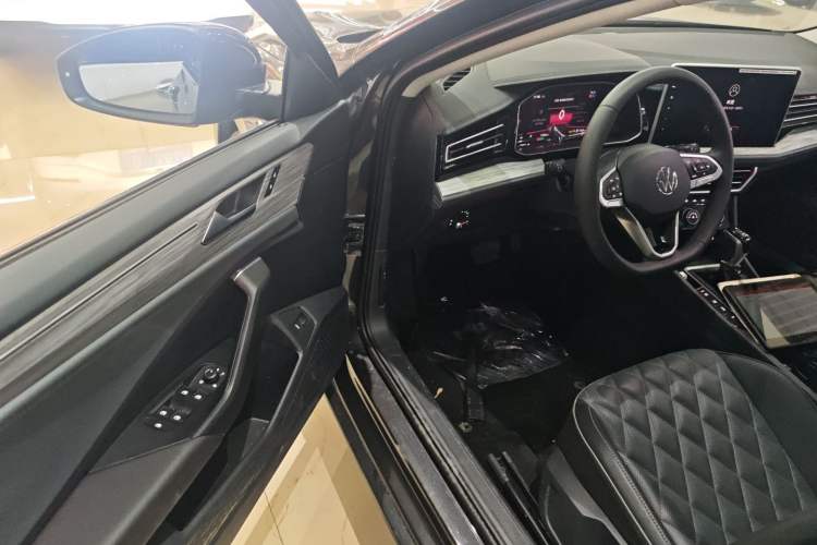 Used Volkswagen Sagitar 2023 300TSI DSG Excellence Edition