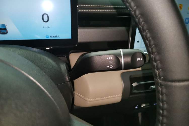 Used Baojun Spark EUV 2024 Flagship Edition 4 Seats Gear Lever