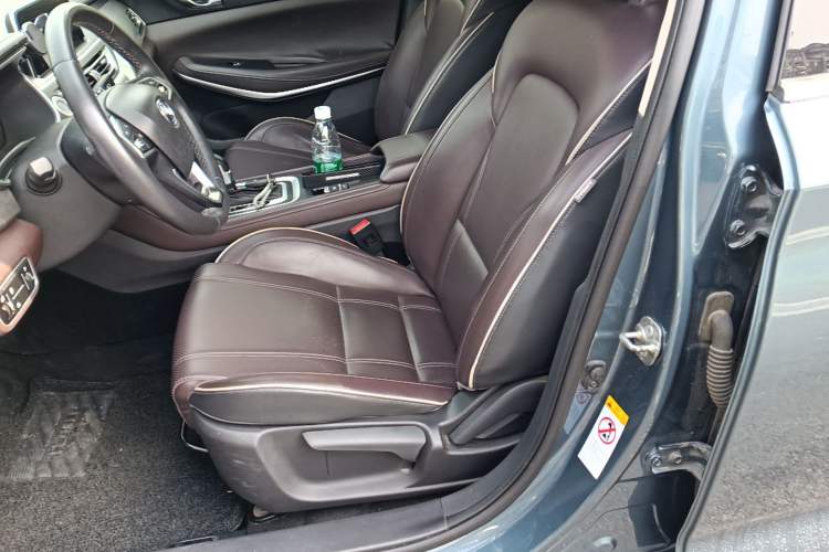 Used CHANGAN Raeton CC 2018 1.5T Automatic Haoya Model Guangmang Edition China V Standard
