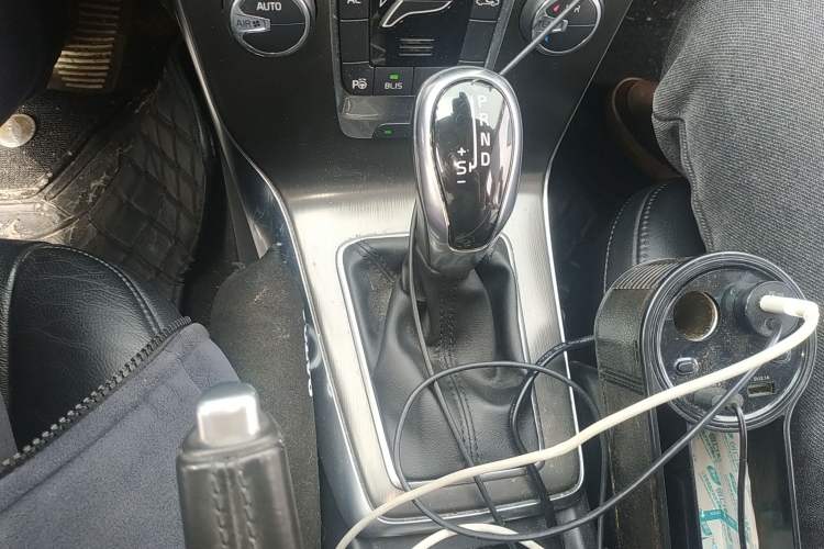 Used Volvo V40 2013 2.0T Zhiya Edition