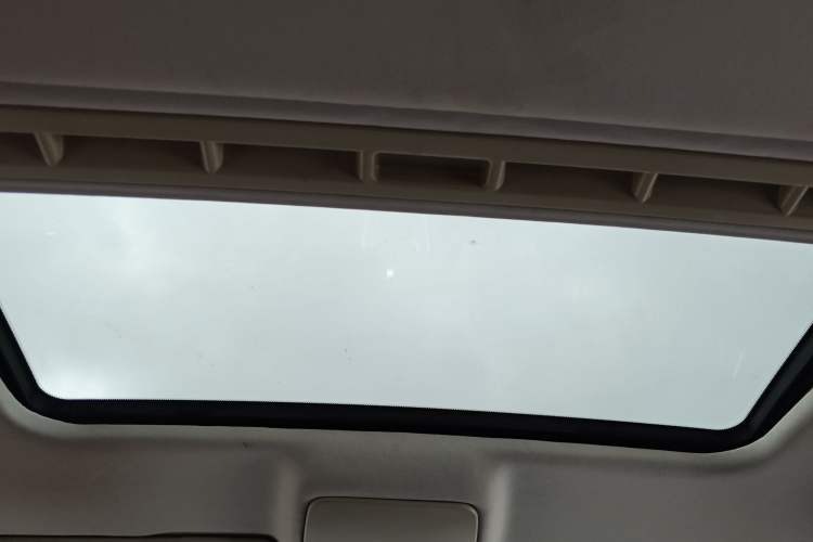 Used Volkswagen Bora 2013 1.6L Automatic Comfort Model Headliner