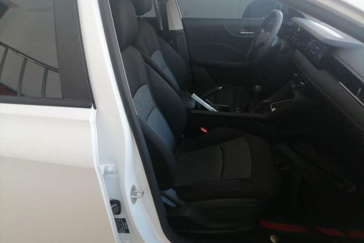 Used Roewe i5 2026 Model 1.5L Manual Comfort Version Right Front Seat