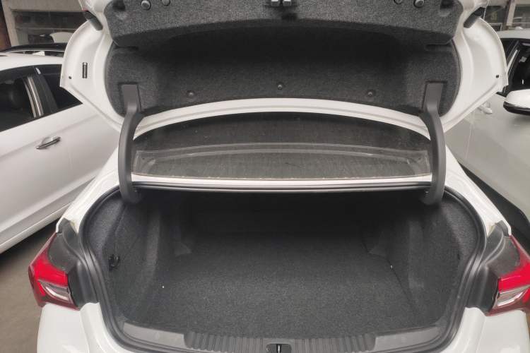 Used Buick Verano 2020 20T CVT Leading Edition Trunk