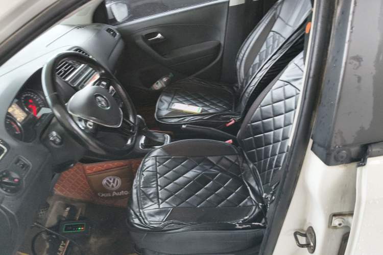 Used Volkswagen Polo 2016 1.6L Automatic Comfort Model
