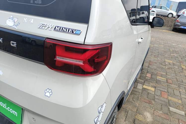 Used Wuling Hongguang MINIEV 2022 GAMEBOY 200km Play Edition with Lithium Iron Phosphate
