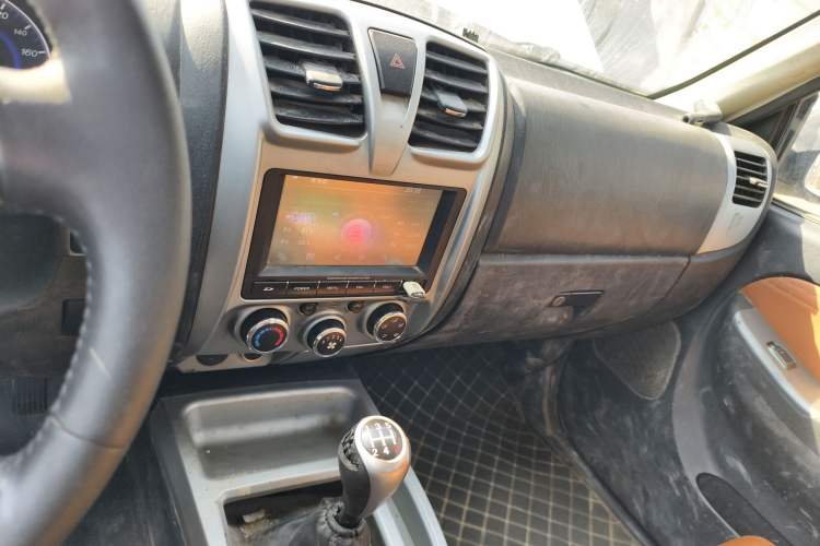 Used JMC Baodian 2016 2.8T New Value-Added Diesel Two-Wheel Drive Standard Version JX493ZLQ4G Audio And AC Panel