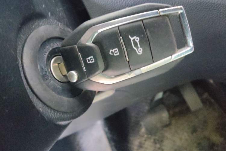 Used SAIC MAXUS EV30 2021 Pure Electric Smart Logistics Expert with Long Wheelbase—CATL
