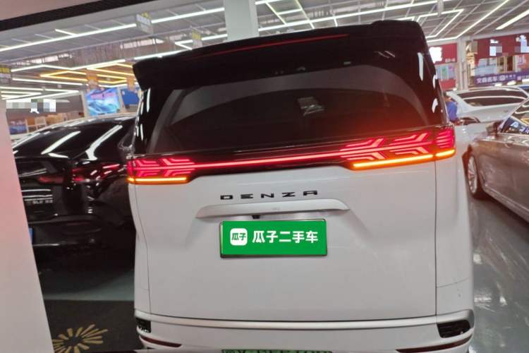 Used Denza D9 2024 DM-i 1050 Luxury Model