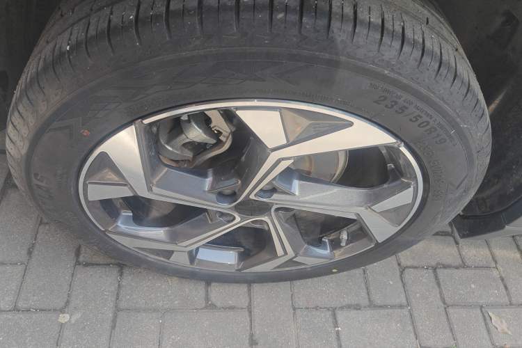 Used Geely Auto FX11 2023 1.5TD DCT Prestige Edition
