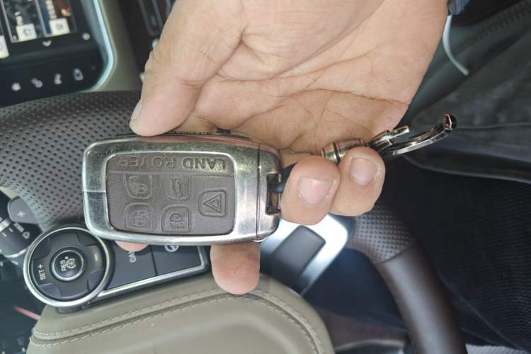 Used Land Rover Range 2015 3.0 SC V6 Vogue Vehicle Key