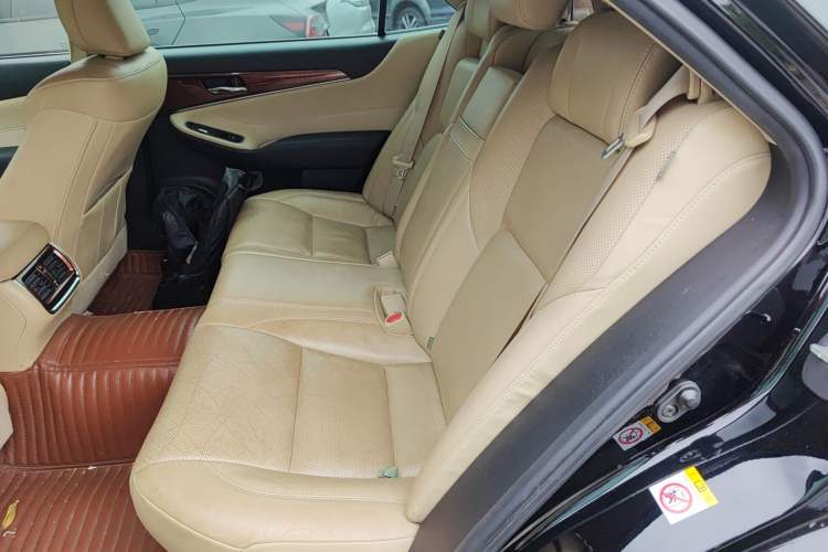 Used Toyota Crown 2015 2.0T Fashion Edition
