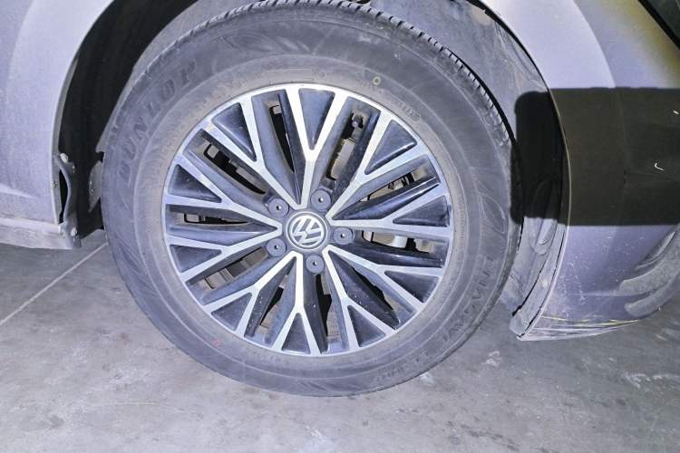 Used Volkswagen Sagitar 2019 200TSI DSG Comfort Version China VI Standard Right Front Wheel Hub