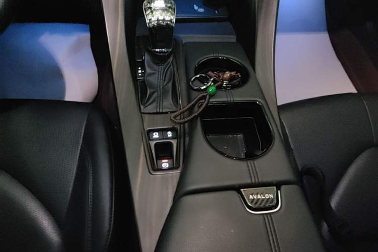 Used Toyota Avalon 2019 2.0L XLE Premium Edition China VI