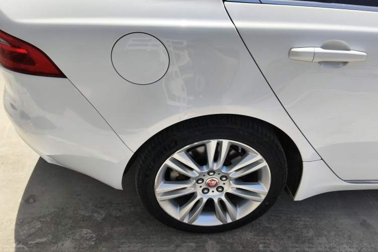 Used Jaguar XEL 2019 2.0T 250 PS Premium Edition Right Rear Wheel Hub