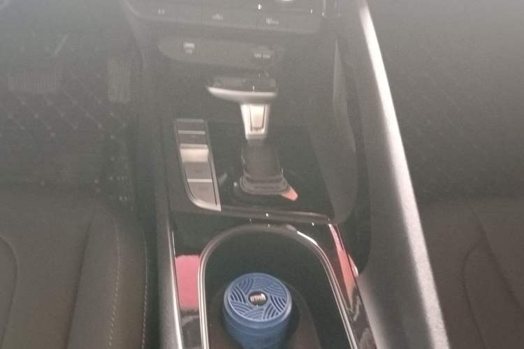 Used Hyundai Elantra 2023 1.5L CVT GLX Elite Edition Gear Lever