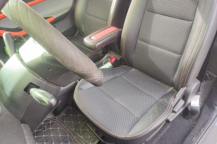 Used Chery QQ Little Ant 2019 4-Seater Smart Luxe Version 30.6 kWh Left Front Seat