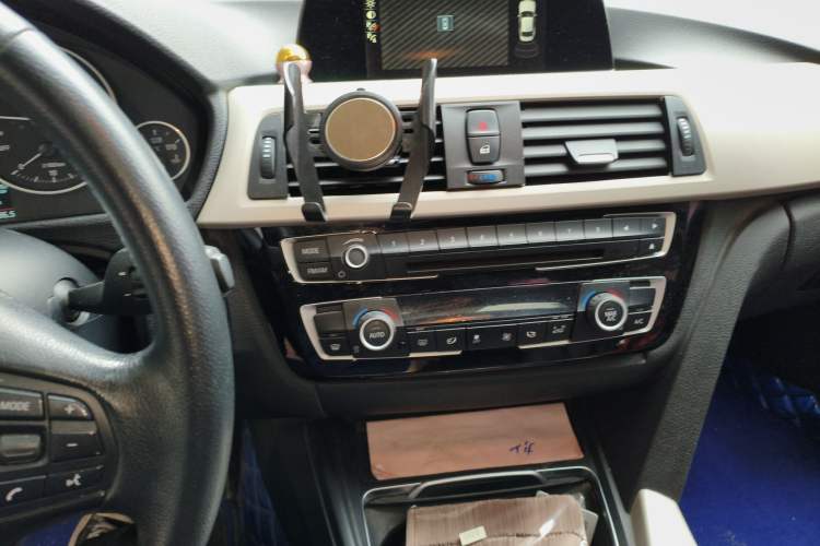 Used BMW 3 Series 2016 320i Fashion Model
