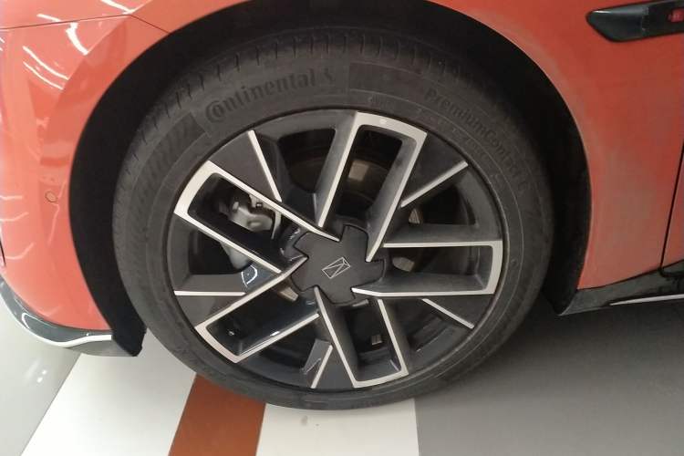 Used Avatr 06 2025 Pro Range-Extended Edition Exterior 4