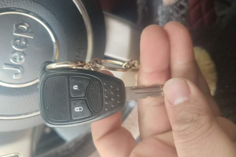 Used Jeep Compass 2011 2.4L four-wheel drive Comfort version