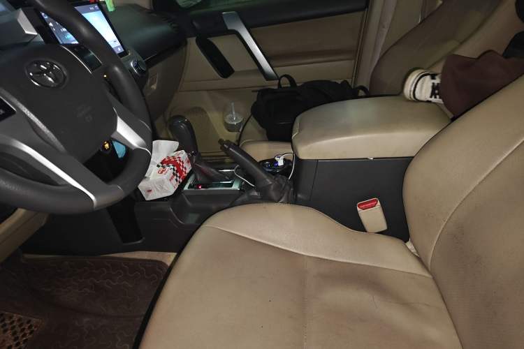 Used Toyota Prado 2017 2.7L Automatic 2700 Gasoline 4x4 7-Seater – Middle East Version
