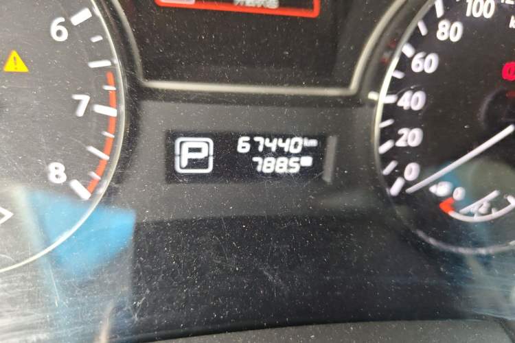 Used Nissan Teana 2016 2.0L XL Comfort Edition Odometer Close Up