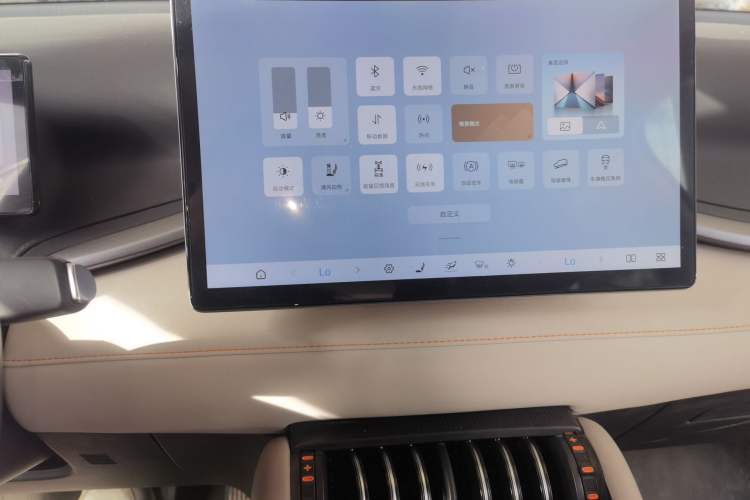 Used BYD Yuan PLUS 2025 Intelligent Driving Version 510 KM Beyond-Grade Edition Audio And AC Panel